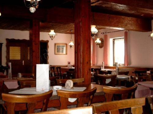 Gasthaus Mooshäusl Hebertshausen Exterior foto